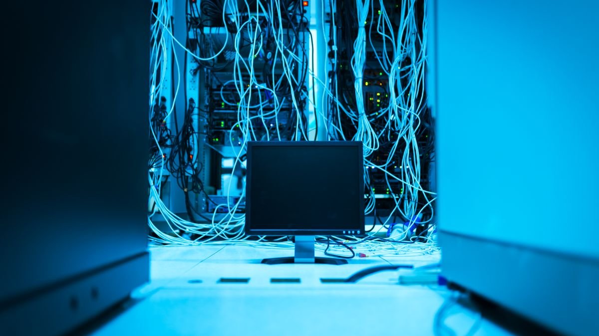 A dense tangle of data centre cables, the context problem that breaks long horizon AI agents