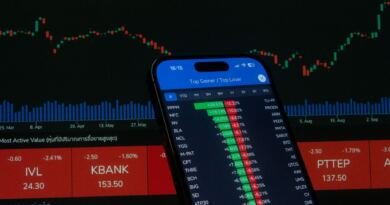 Stock price chart on a screen, reflecting market reaction to TikTok's settlement