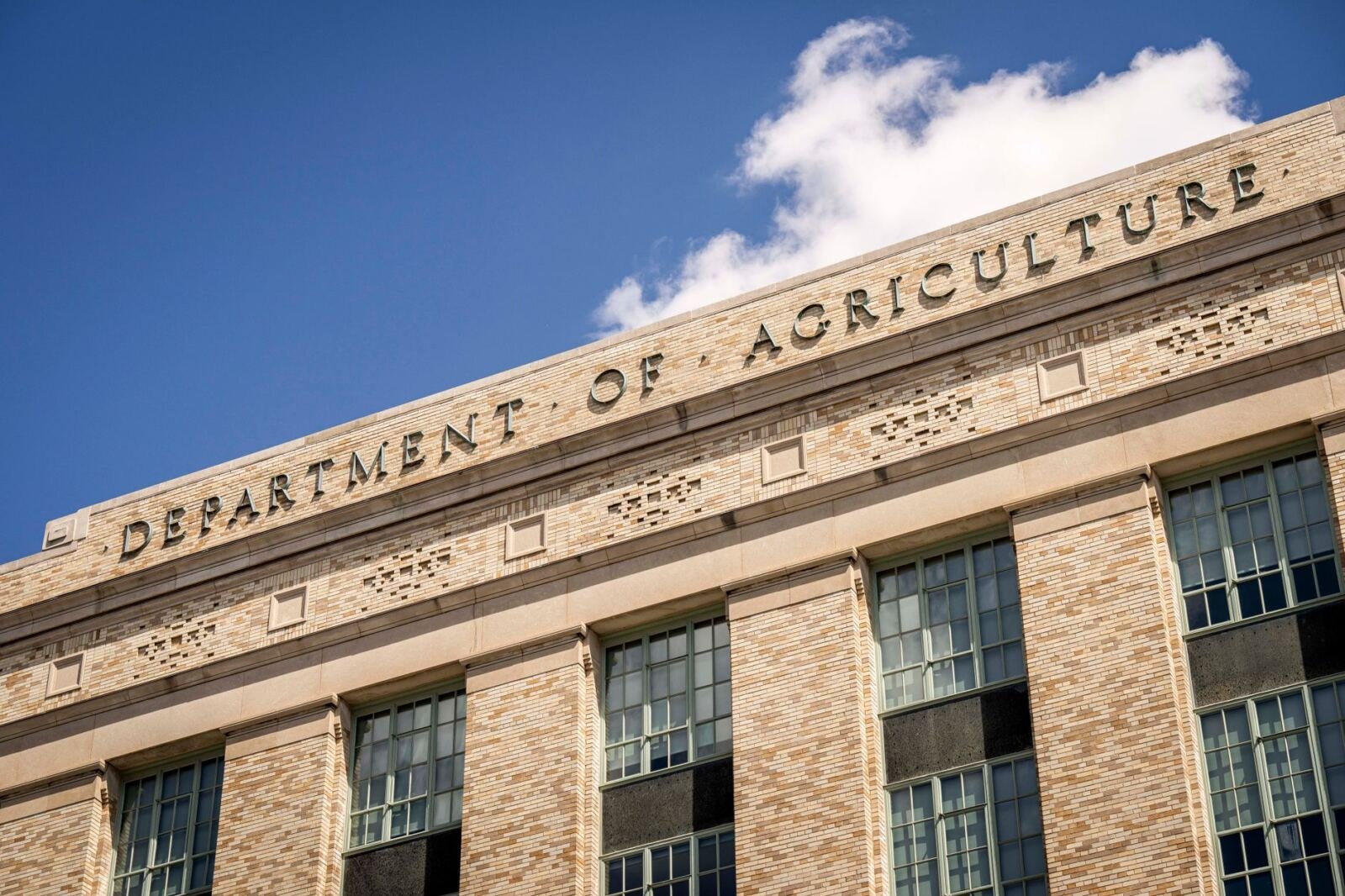 Government building, illustrating trump moves to ban canadian imports