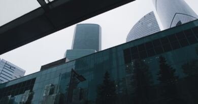 Financial district illustrating the Snorkel AI Series E, a $350M raise at a $3.5B valuation.