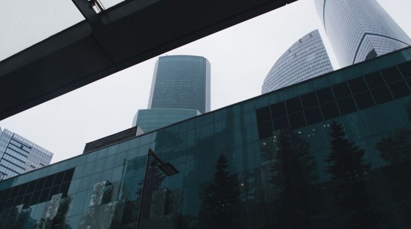 Financial district illustrating the Snorkel AI Series E, a $350M raise at a $3.5B valuation.