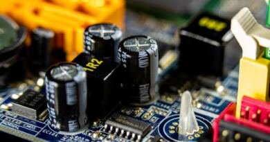 Circuit board illustrating the Apple bilingual speech model and the two separate models behind its three gains